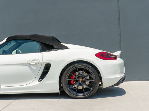 Used 2016 Porsche Boxster Spyder RWD image 22