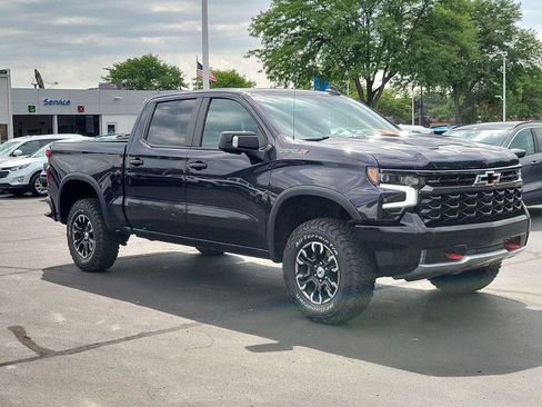 Used 2023 Chevrolet Silverado 1500 ZR2 w/ Technology Package AWD/4WD image 2