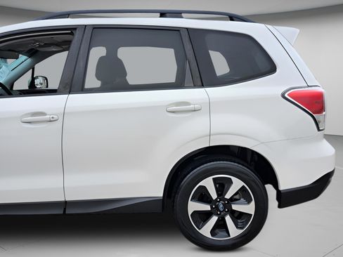 Used 2018 Subaru Forester 2.5i Premium image 32