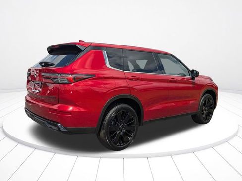 New 2026 Mitsubishi Outlander LE FWD image 3