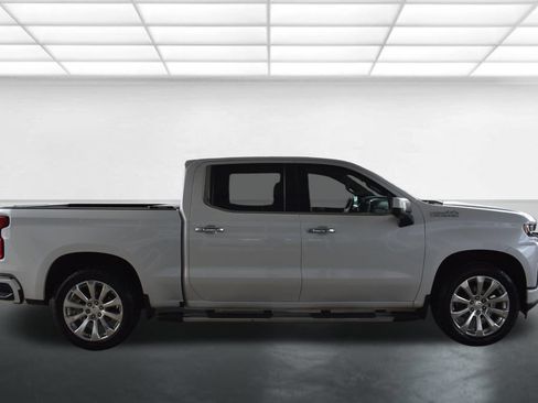 Used 2020 Chevrolet Silverado 1500 High Country w/ Technology Package AWD/4WD image 12