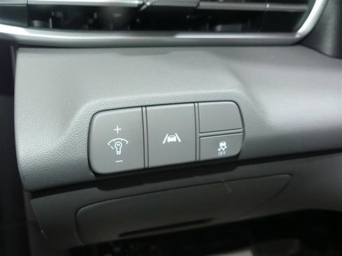 Used 2022 Hyundai Elantra SEL w/ Convenience + Premium Package FWD image 29
