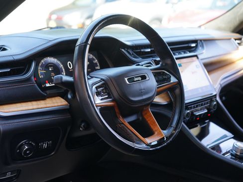 Used 2021 Jeep Grand Cherokee L Summit AWD/4WD image 13