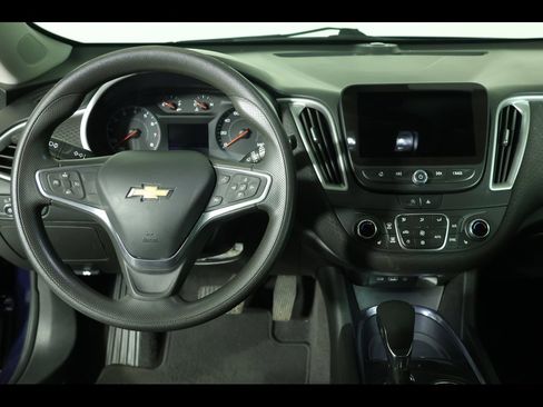 Used 2022 Chevrolet Malibu LT image 16