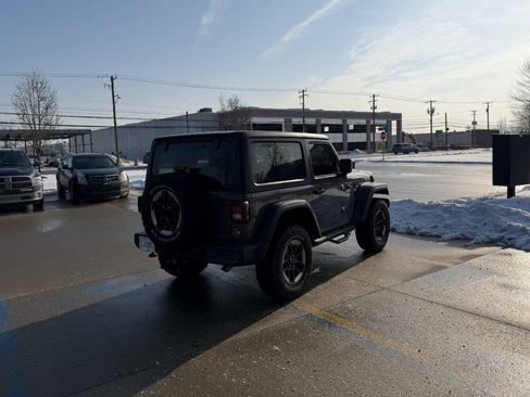 Used 2019 Jeep Wrangler Sport image 6