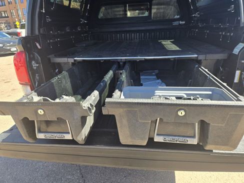 Used 2018 Toyota Tacoma TRD Sport w/ Technology Package image 21