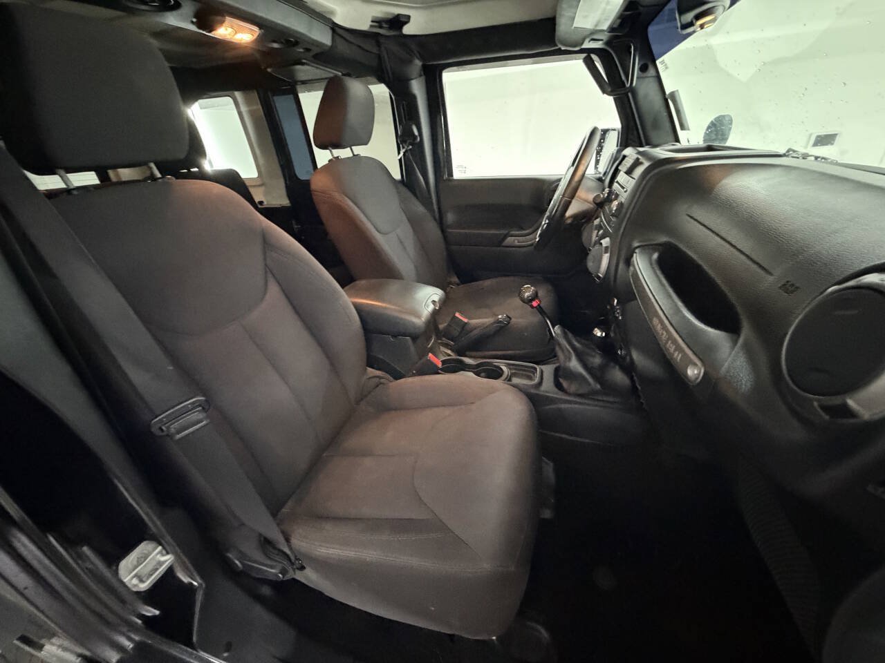 Used 2015 Jeep Wrangler Unlimited Sport AWD/4WD image 16