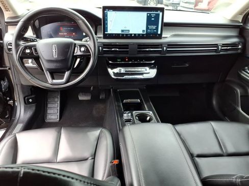 Used 2023 Lincoln Corsair AWD image 11