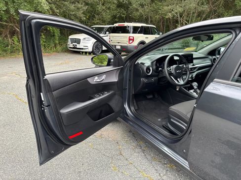 Used 2024 Kia Forte LXS image 12