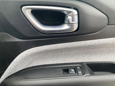 Certified 2022 Jeep Compass Latitude image 10