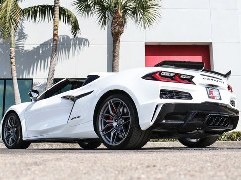 Used 2024 Chevrolet Corvette Z06 w/ Battery Protection Package image 10