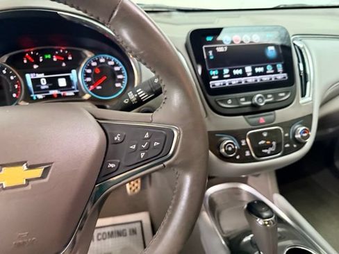 Used 2017 Chevrolet Malibu LT w/ Leather Package FWD image 19