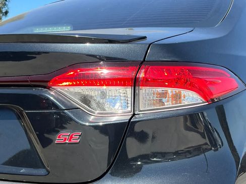 Used 2021 Toyota Corolla SE FWD image 13