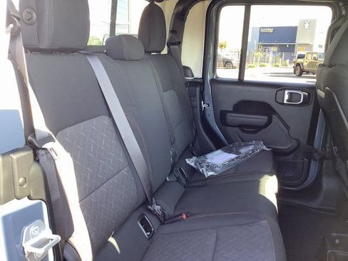 New 2026 Jeep Gladiator Mojave w/ Steel Bumper Group image 35