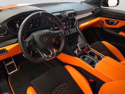 Used 2022 Lamborghini Urus AWD/4WD image 13