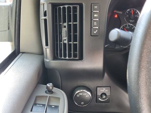 Used 2025 Chevrolet Express 2500 w/ Driver Convenience Package RWD image 19
