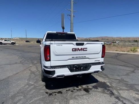 Used 2024 GMC Sierra 1500 AT4 w/ Technology Package AWD/4WD image 7