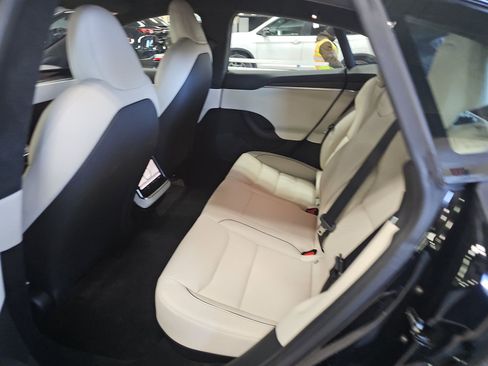 Used 2022 Tesla Model S Plaid image 19