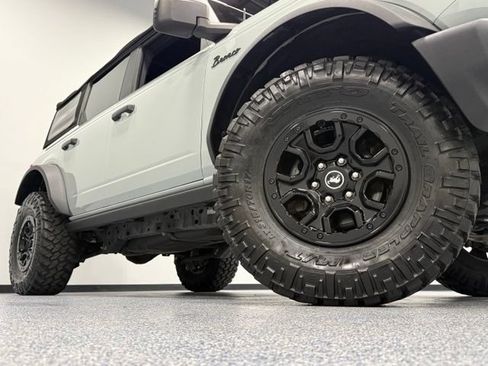 Used 2022 Ford Bronco 4-Door AWD/4WD image 3