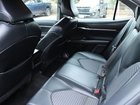 Used 2023 Toyota Camry SE FWD image 12