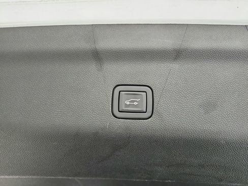 Used 2023 Chevrolet Suburban Premier image 49