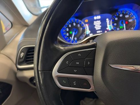 Used 2022 Chrysler Pacifica Limited FWD image 23