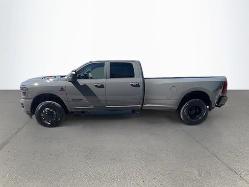 New 2026 RAM 3500 Laramie AWD/4WD image 7