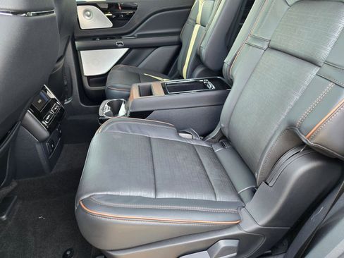 New 2025 Lincoln Aviator Black Label w/ Jet Appearance Package image 7