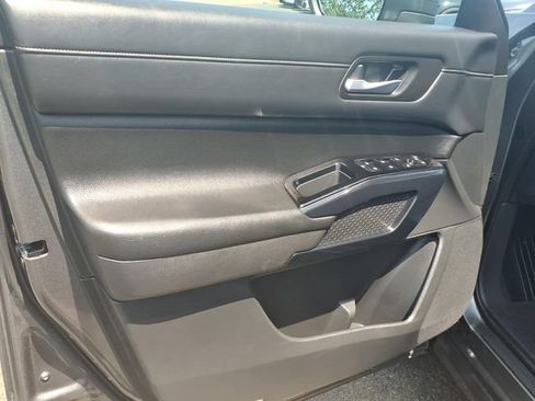 Used 2022 Nissan Pathfinder SV w/ SV Premium Package AWD/4WD image 22