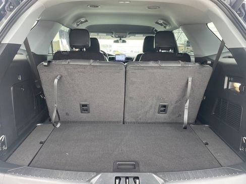 Used 2023 Ford Explorer XLT w/ Equipment Group 202A image 7