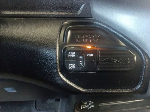 Used 2024 RAM 2500 Big Horn AWD/4WD image 28