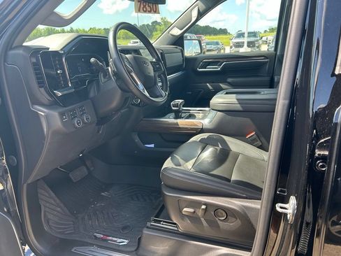 Used 2022 Chevrolet Silverado 1500 LT Trail Boss w/ LT Trail Boss Premium Package AWD/4WD image 7