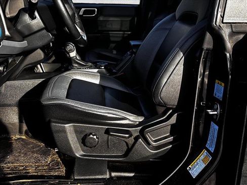 Used 2024 Ford Bronco Black Diamond image 11