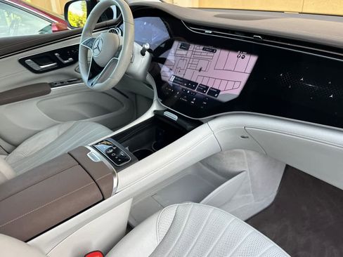 Used 2023 Mercedes-Benz EQS 580 4MATIC SUV image 14