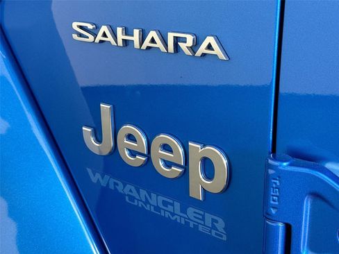 Used 2022 Jeep Wrangler Unlimited Sahara image 14