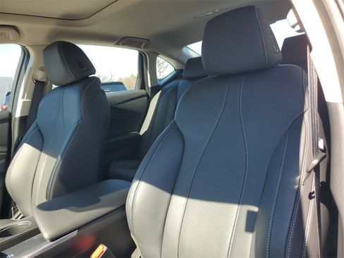 Certified 2025 Acura TLX w/ Technology Package image 16