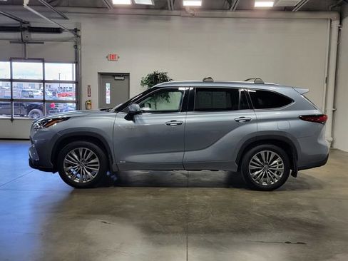 Used 2021 Toyota Highlander Platinum AWD/4WD image 8