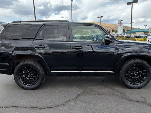 Used 2019 Toyota 4Runner Limited AWD/4WD image 2