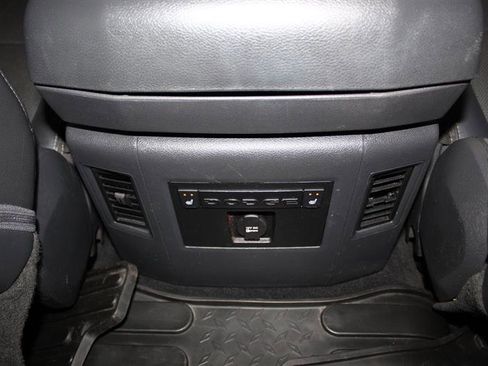 Used 2012 RAM 1500 Laramie AWD/4WD image 23