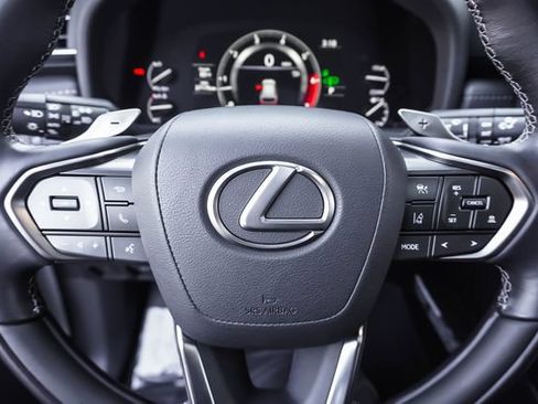 Used 2024 Lexus LX 600 4WD w/ Luxury Package image 14