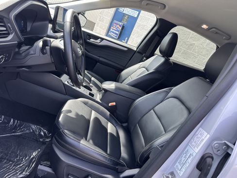 Used 2025 Ford Escape Platinum AWD/4WD image 9