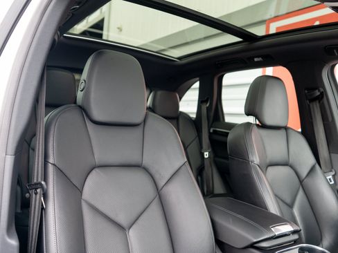 Used 2018 Porsche Cayenne S AWD/4WD image 32