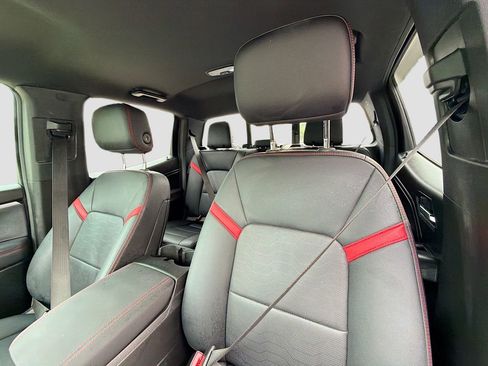 Used 2025 Chevrolet Colorado Z71 w/ Technology Package image 21