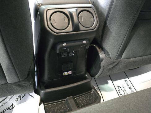 Used 2025 Jeep Wrangler Unlimited Sahara AWD/4WD image 20