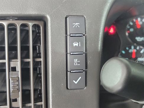 Used 2018 GMC Savana 2500 w/ Driver Convenience Package image 26