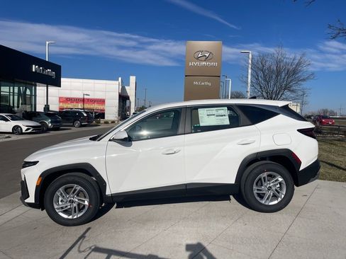 New 2026 Hyundai Tucson SE image 2