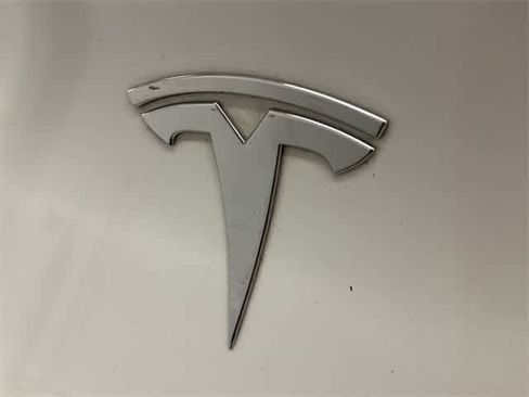 Used 2021 Tesla Model Y Long Range image 18