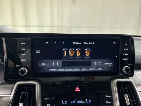 Used 2022 Kia Sorento S FWD image 14