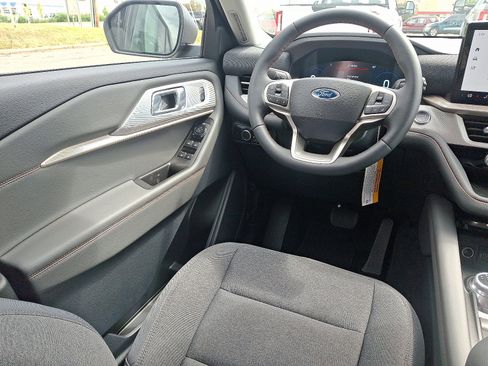 New 2025 Ford Explorer Active image 9