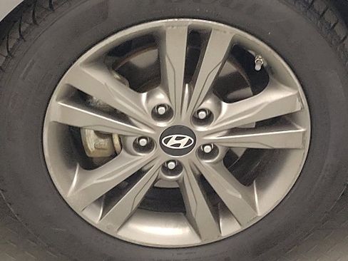 Used 2018 Hyundai Elantra SEL FWD image 31
